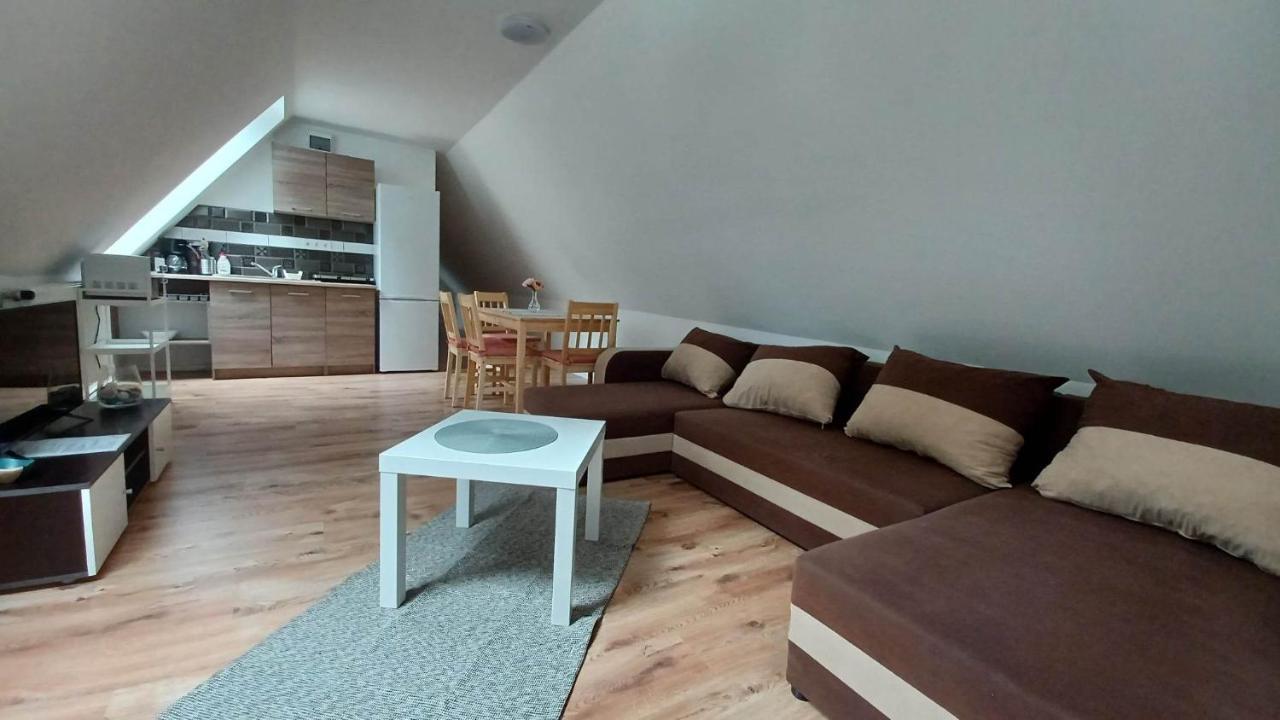 Milla Apartmanok Έγκερ Εξωτερικό φωτογραφία